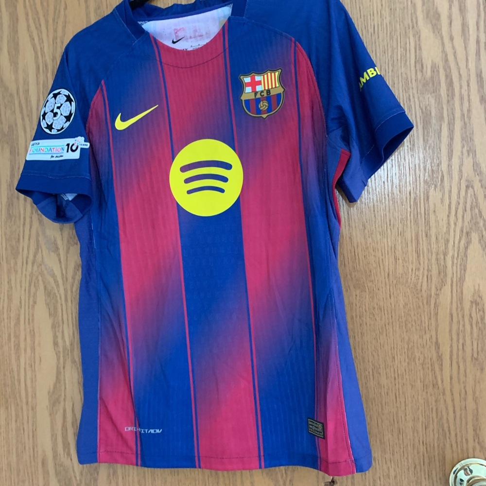 Barcelona 2025/2026 Jerseys - Picture 10 of 15